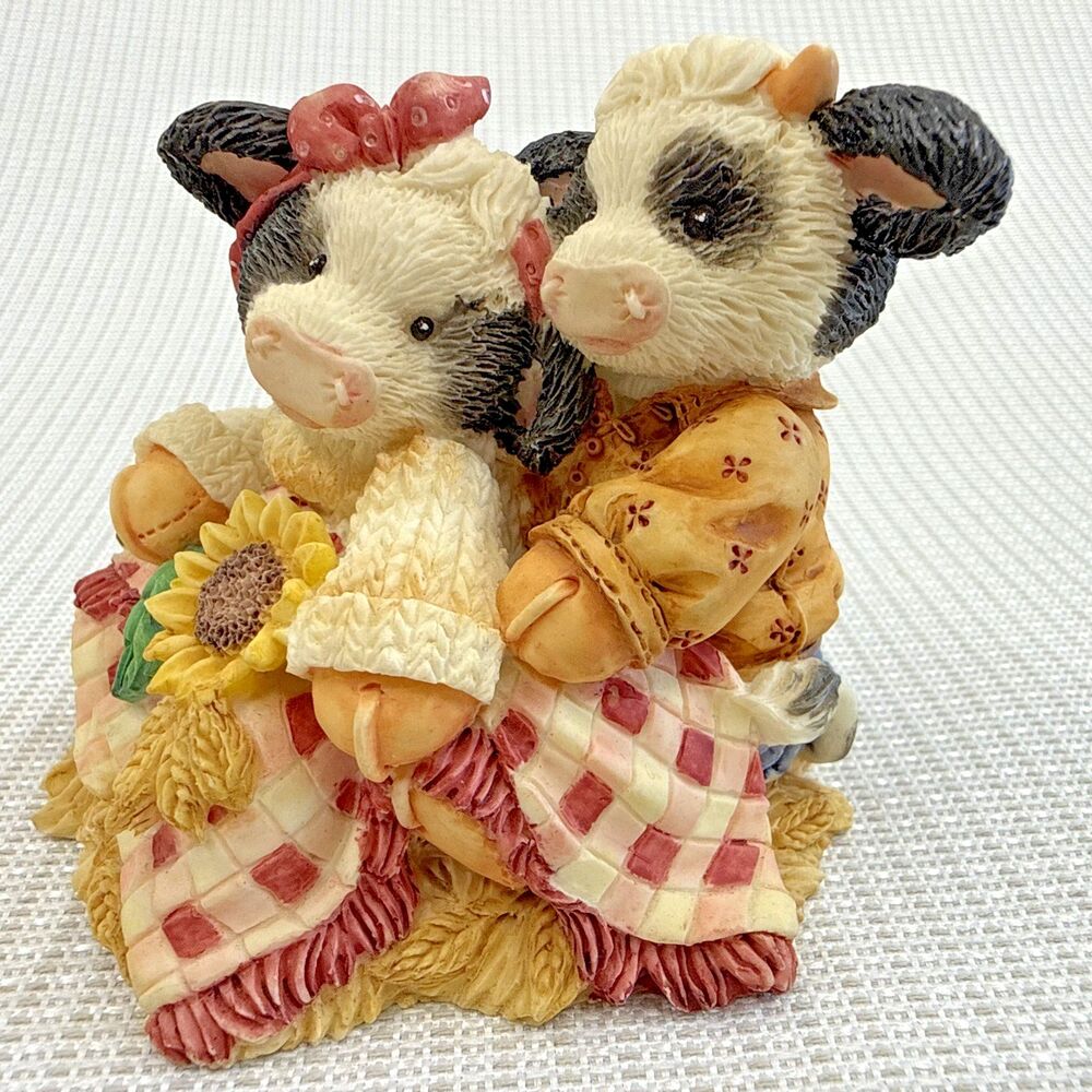 Vintage Mary's Moo Moos Figurine "Hay, Let's Cud-dle" 1995 - 142867